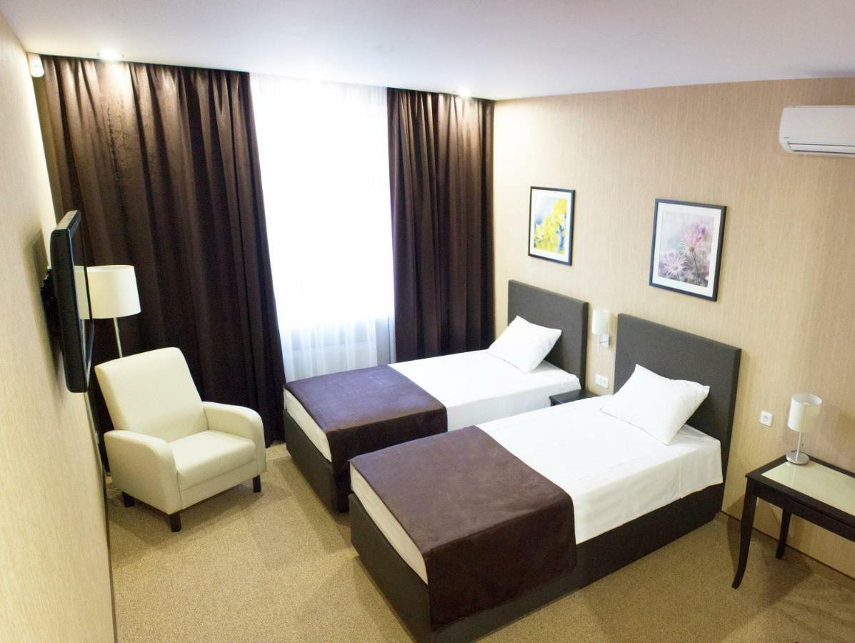 Al Mar Hotel Schaslyve エクステリア 写真